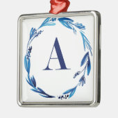 Blauwe bloemenkrans 'A' Metalen Ornament (Links)