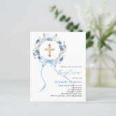 Blauwe bloemenkrans boog jongen doop uitnodiging (Staand voorkant)