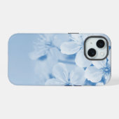 Blauwe bloemige achtergrond iPhone 15 case (Achterkant horizontaal)