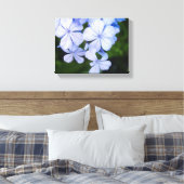 Blauwe Bloemige Bokeh Canvas Afdruk (Insitu (Slaapkamer))