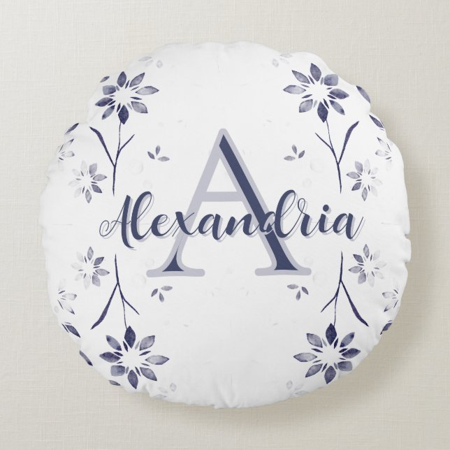 Blauwe Bloemige Gepersonaliseerde Monogram Naam Rond Kussen (Voorkant)