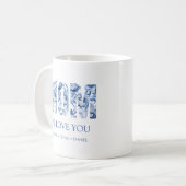 Blauwe Bloemige Moderne Typografie Chic Moeder We Koffiemok (Voorkant links)