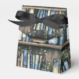 Blauwe boeken en bloemen op boekenplank bedankdoosjes