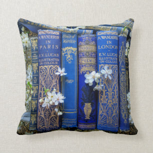 Blauwe boeken en bloesems kussen