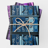 Blauwe boekenplanken  boeken inpakpapier vel (In situ)