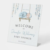 Blauwe bohemian slapende baby jongen welkom teken reclamebord met voetstuk (Voorkant)