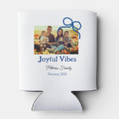 Blauwe boog vreugdevolle Vibes voeg familienaam fo Blikjeskoeler (Achterkant)