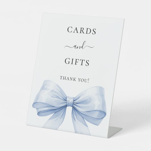 Blauwe boog witte kaarten geschenken teken reclamebord met voetstuk (Voorkant)