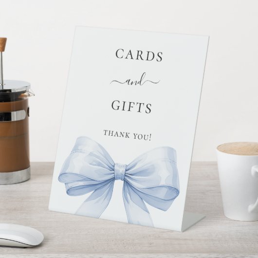 Blauwe boog witte kaarten geschenken teken reclamebord met voetstuk (Insitu)