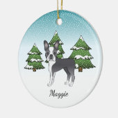 Blauwe Boston Terrier In Een Winterbos & Naam Keramisch Ornament (Links)