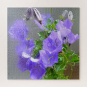 Blauwe Campanula met regendruppels en reflecties Legpuzzel (Horizontaal)
