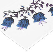 Blauwe Canterbury Bells op Vine Flowers Tafelloper (Hoek)