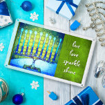 Blauwe Chanoeka Menorah Live Liefde Sparkle Shine  Acryl Dienblad<br><div class="desc">"Live love sparkle shine." Een close-upfoto van een heldere, kleurrijke, blauwe en groene kunstzinnige menora helpt je in stijl de vakantie van Chanoeka in te luiden. Voel de warmte en vreugde van het vakantieseizoen wanneer u deze prachtige, kleurrijke Chanoeka serveerschaal gebruikt. 4 maten om uit te kiezen: klein, medium, groot...</div>