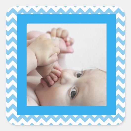 Blauwe Chevron Gestreepte Baby Foto Sticker (Voorkant)