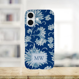 Blauwe Chinese Bloemenkrans Custom Monogram iPhone 16 Hoesje