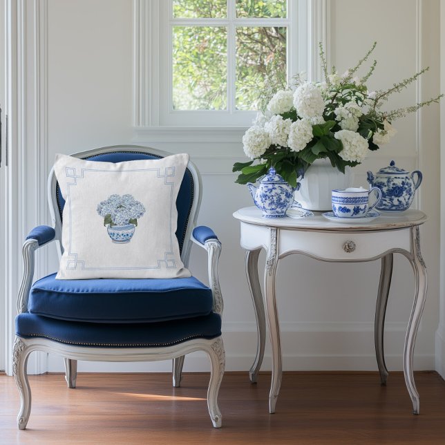 Blauwe Chinoiserie Hydrangea Grandmillennial  Kussen (Creator heeft geüpload)
