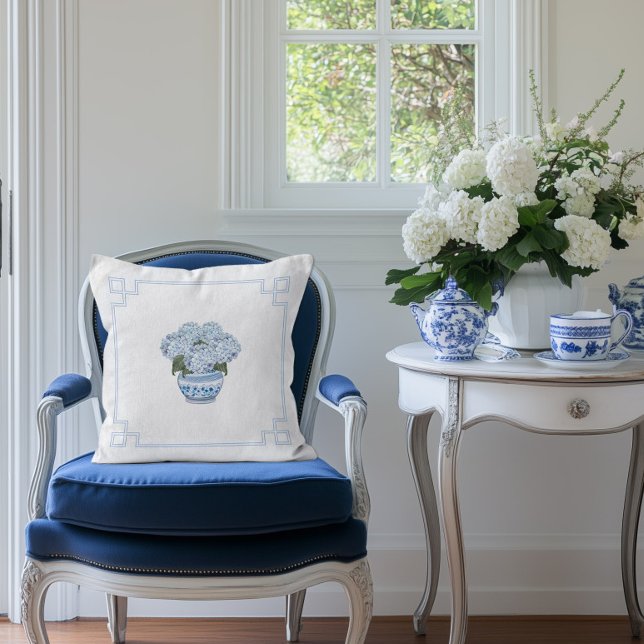 Blauwe Chinoiserie Hydrangea Grandmillennial  Kussen (Creator heeft geüpload)