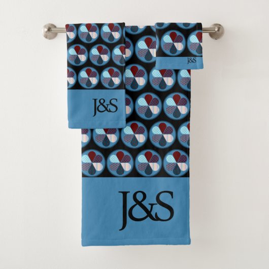 BLAUWE CIRKEL PATCHWORK BLOEMPATROON INITIALEN BAD HANDDOEK (Insitu)