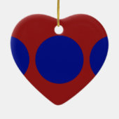 Blauwe cirkels op rood keramisch ornament (Achterkant)