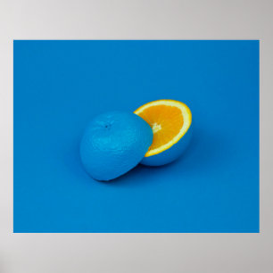 Blauwe citroen in twee helften gesneden poster