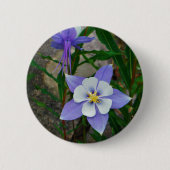 Blauwe columbine ronde button 5,7 cm (Voorkant)