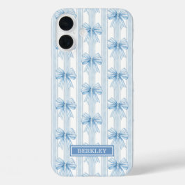 Blauwe Coquette Strikken op Strepen Monogram iPhone 16 Plus Hoesje