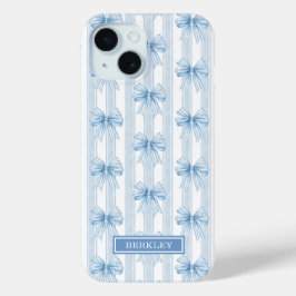 Blauwe Coquette Strikken op Strepen Monogram iPhone 15 Case