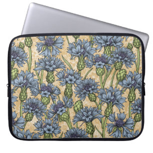 Blauwe cornbloemen, wilde bloemen op honnegeel laptop sleeve