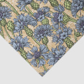 Blauwe cornbloemen, wilde bloemen op honnegeel tissuepapier (Detail)