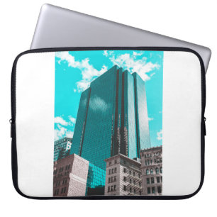 BLAUWE CURTAIN WALL BOUWEN ONDER BLAUWGROEN HUID LAPTOP SLEEVE