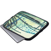 Blauwe curven laptop sleeve (Voorkant onderkant)