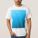 Blauwe cyaangradiëntgeometrische maaswijdte drieho t-shirt<br><div class="desc">Driehoekgeometrische maas met licht donkerblauwe ombre-gradiënt. patroon,  ombre,  mesh,  driehoeken,  geometrie,  geometrie,  gradiënt,  cool,  driehoek,  helder,  blauw,  cyaan</div>
