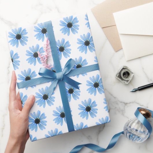 Blauwe dagen op wit cadeaupapier (Geschenken)