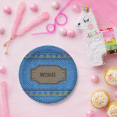 Blauwe denim jeans met label met ledernaam papieren bordje (Feest)