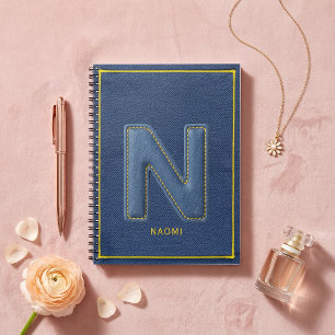 Blauwe denim textuur gele steek monogram N Notitieboek
