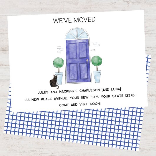 Blauwe Deur en Kat We hebben Verhuisd Nieuw Huis Aankondiging