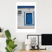 Blauwe deur in Santorini Poster (Thuiskantoor)