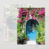 Blauwe deur voorzien van mooie bougainvillea briefkaart (Voorkant / Achterkant)