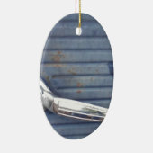 blauwe deur, zilverhandje keramisch ornament (Rechts)