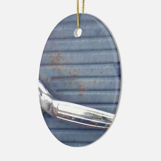  blauwe deur, zilverhandje keramisch ornament (Links)