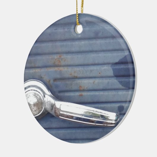  blauwe deur, zilverhandje keramisch ornament (Links)