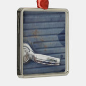  blauwe deur, zilverhandje metalen ornament (Rechts)