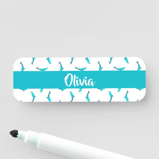 Blauwe dolfijnen op wit naamplaatje (In situ)