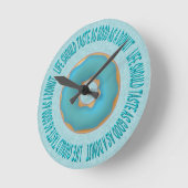blauwe donut en tekst ronde klok (Hoek)