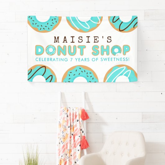 Blauwe Donut Shop Birthday Party Spandoek (Insitu)
