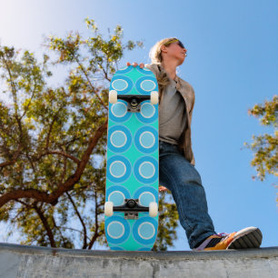 Blauwe donuts met vulling op turquoise persoonlijk skateboard