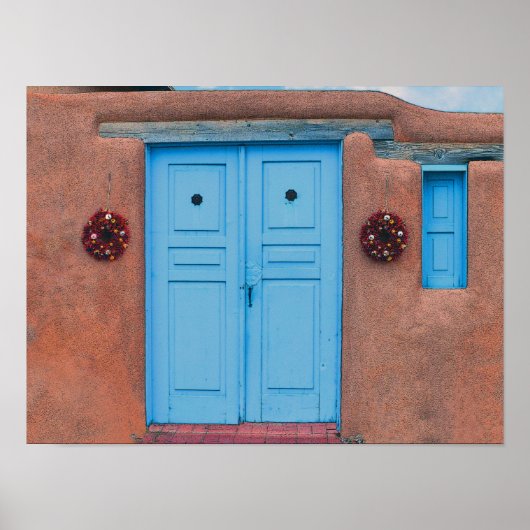 Blauwe Doors en Rista Wrearies, Taos Adobe Poster (Voorkant)