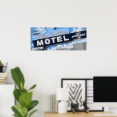 Blauwe doorslikte muis op Route 66 Retro Poster (Thuiskantoor)