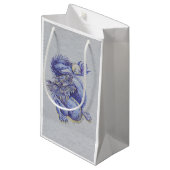 Blauwe draak klein cadeauzakje (Voorkant Gekanteld)