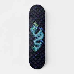 Blauwe draak op drakenschalen persoonlijk skateboard